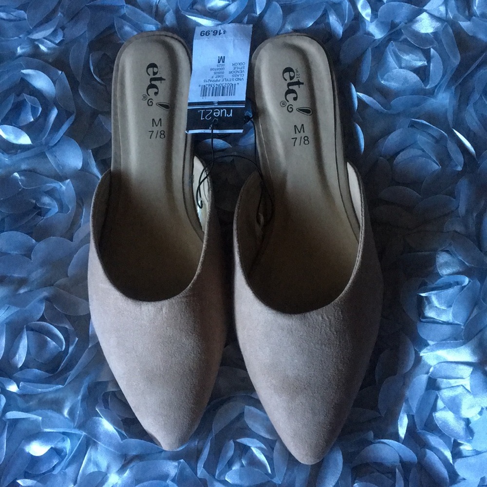 NEW Rue21 Tan Suede Flats